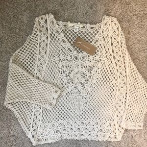 Women’s pull over top